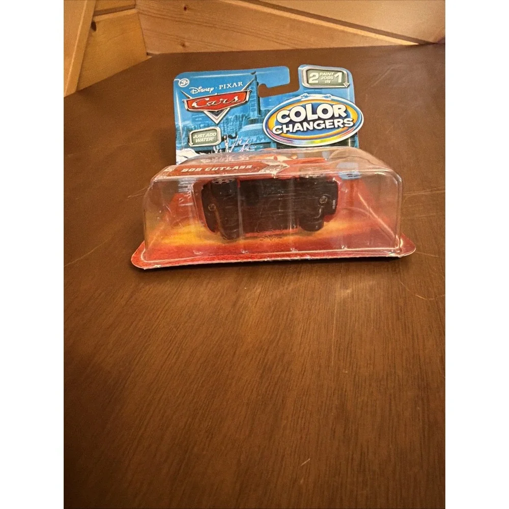 Disney Pixar Cars Color Changers BOB CUTLASS Car 2 Paint Jobs in 1 New Very Rare